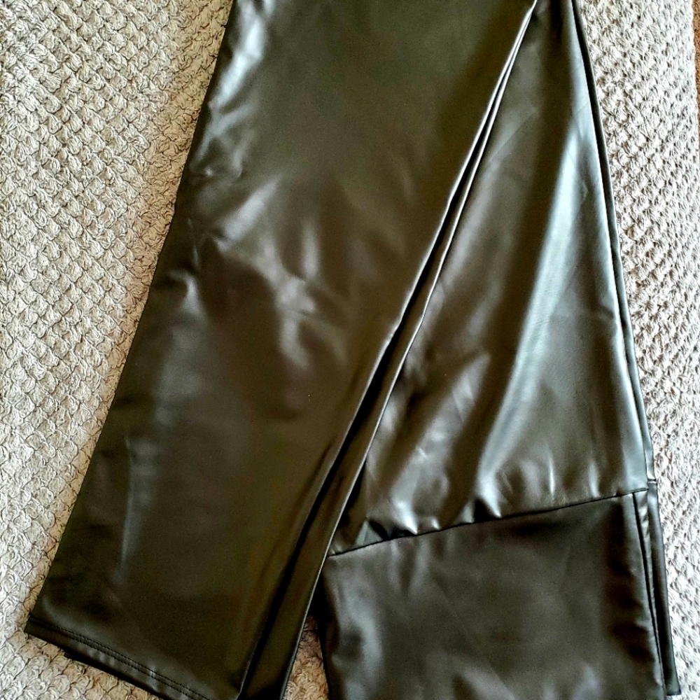Black Liquid Leggings